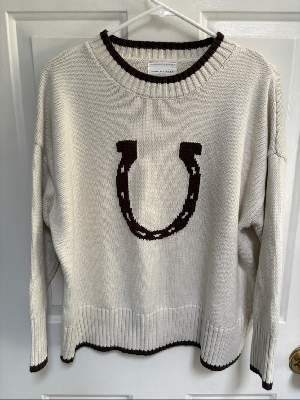 Soho & Stella size medium Cream Crewneck Sweater with Brown Horseshoe